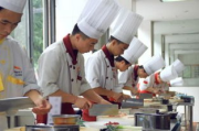 学厨师要多少钱：全面解析烹饪教育投资成本
